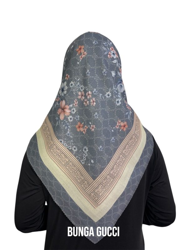Hijab Segiempat Motif Bunga Gucci - Image 8