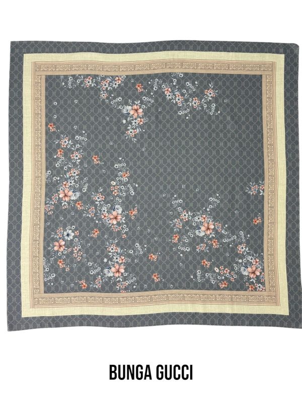Hijab Segiempat Motif Bunga Gucci - Image 7
