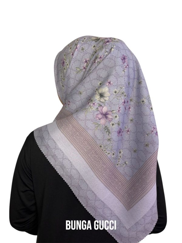 Hijab Segiempat Motif Bunga Gucci - Image 12