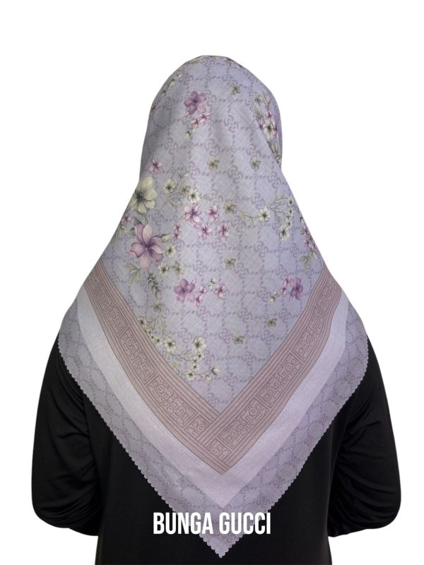 Hijab Segiempat Motif Bunga Gucci - Image 11