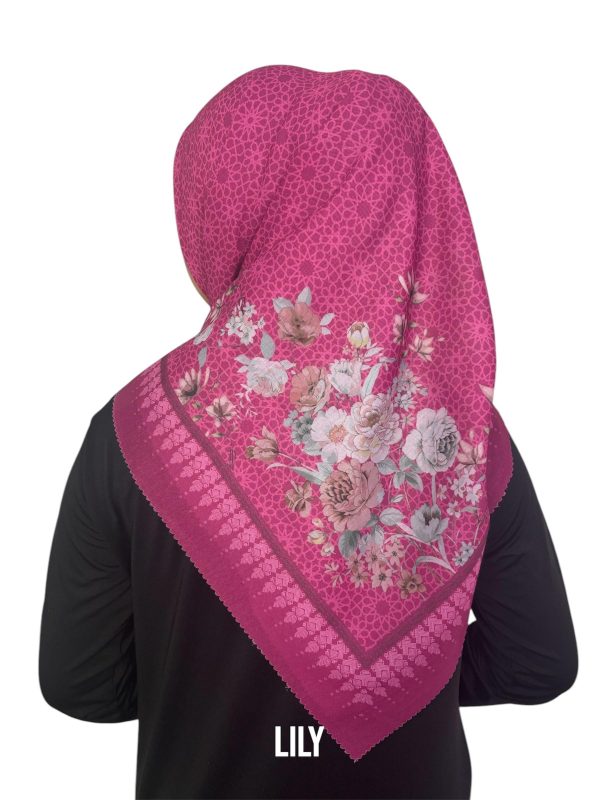 Hijab Segiempat Motif Lily - Image 5