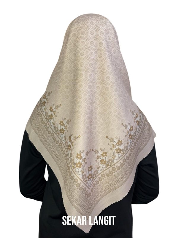 Hijab Segiempat Motif Sekar Langit - Image 6