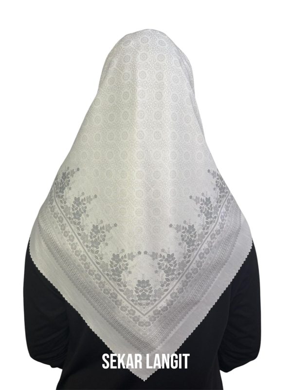 Hijab Segiempat Motif Sekar Langit - Image 18