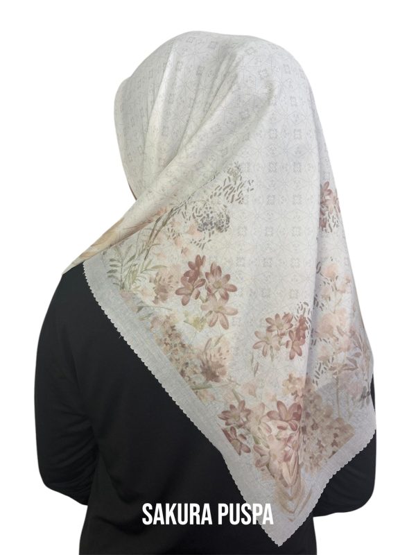 Hijab Segiempat Motif Sakura Puspa - Image 8