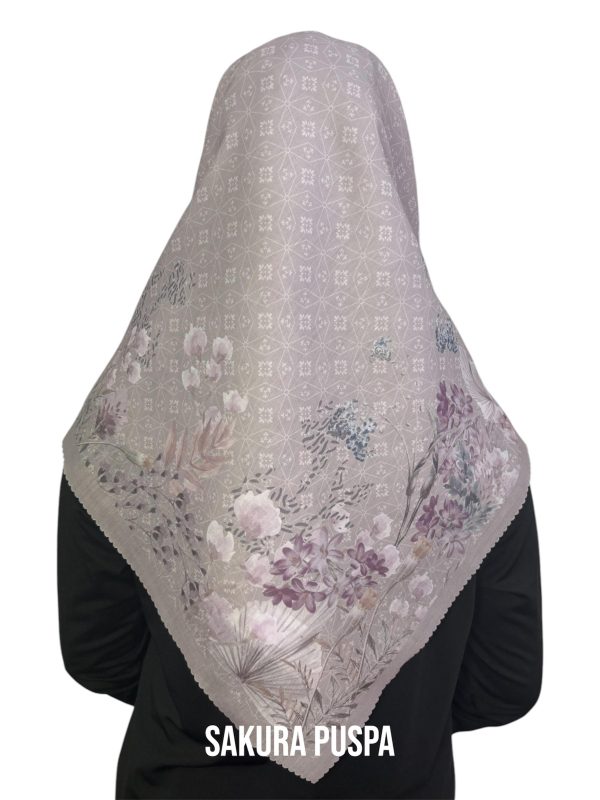Hijab Segiempat Motif Sakura Puspa - Image 6