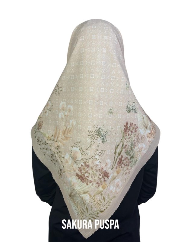 Hijab Segiempat Motif Sakura Puspa - Image 15