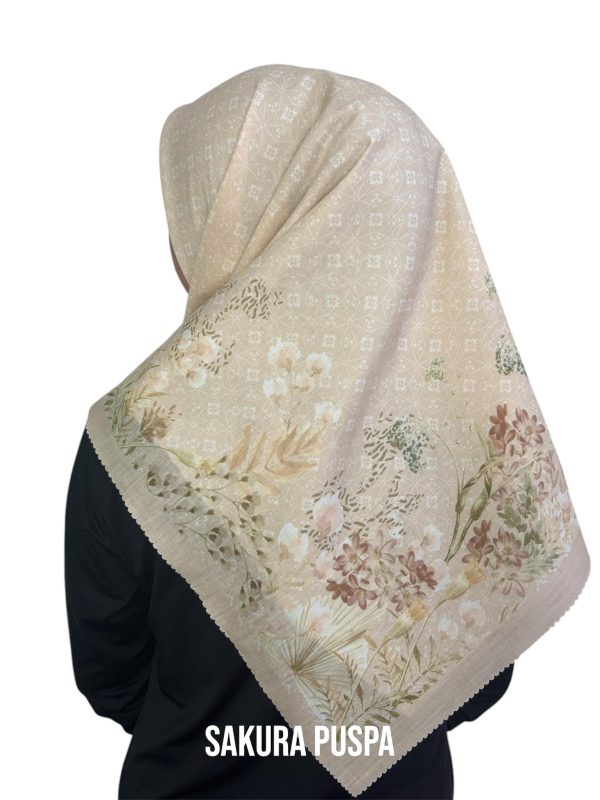 Hijab Segiempat Motif Sakura Puspa - Image 14