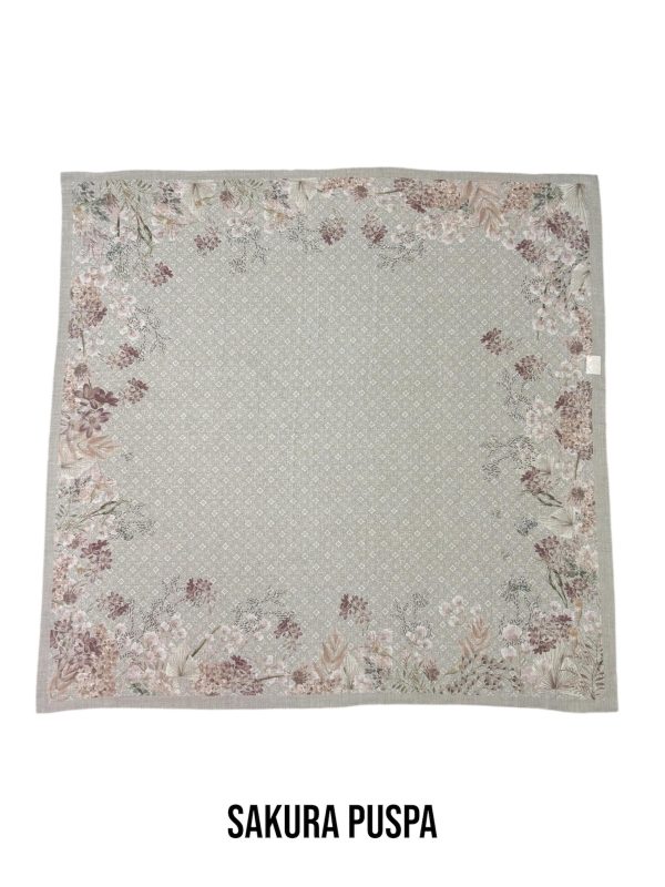 Hijab Segiempat Motif Sakura Puspa - Image 13