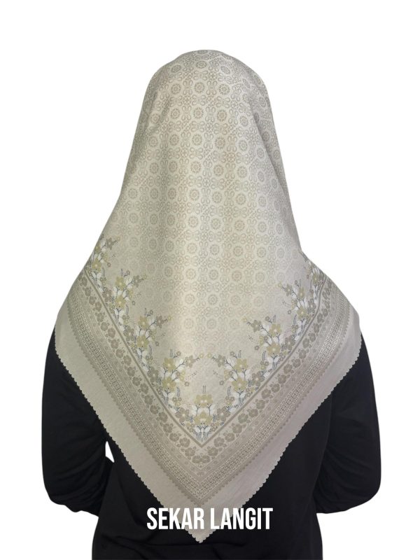 Hijab Segiempat Motif Sekar Langit - Image 9