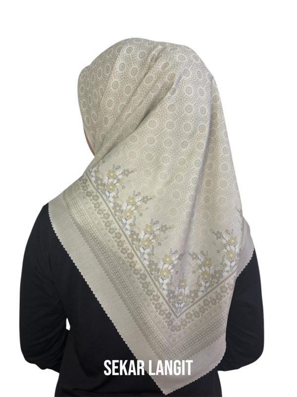 Hijab Segiempat Motif Sekar Langit - Image 8