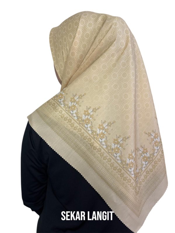 Hijab Segiempat Motif Sekar Langit - Image 20