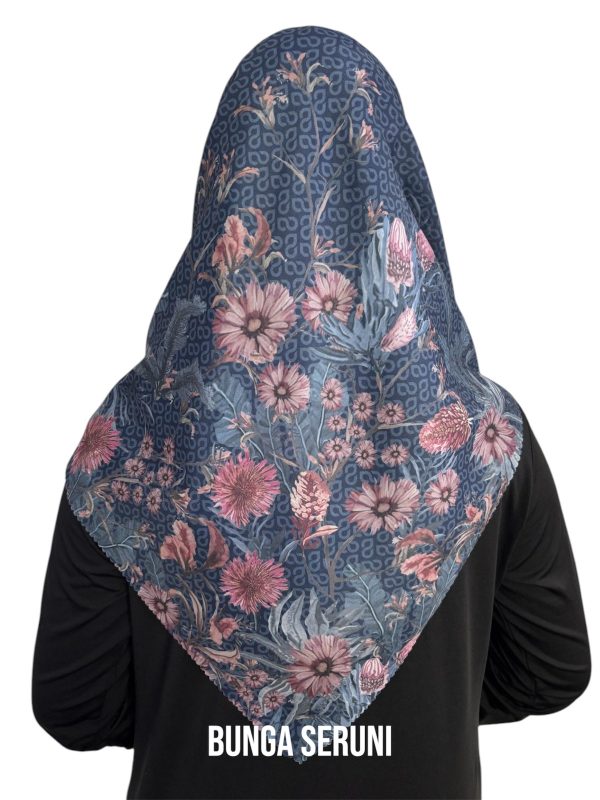 Hijab Segiempat Motif Bunga Seruni