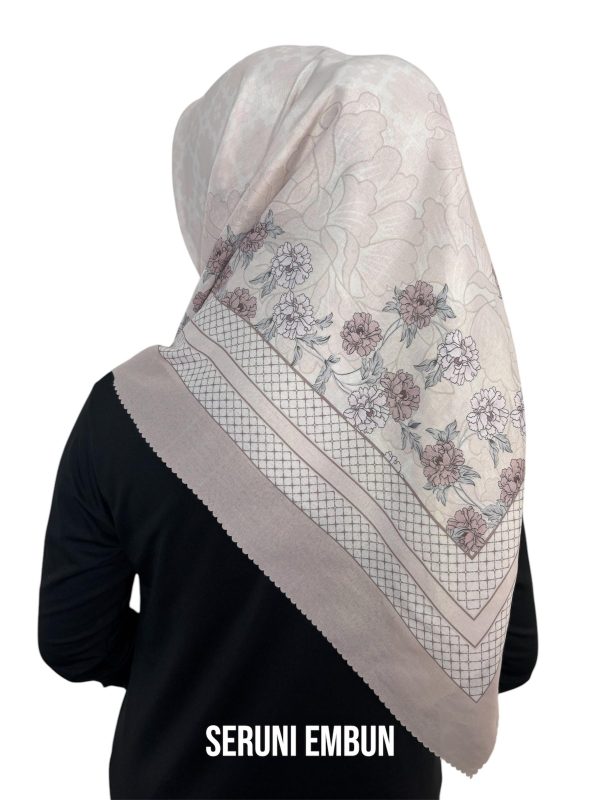 Hijab Segiempat Motif Seruni Embun - Image 20