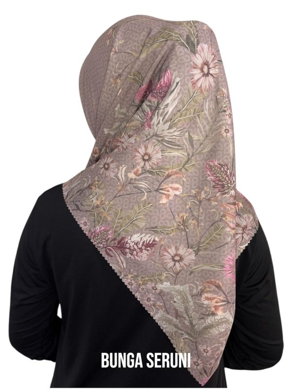 Hijab Segiempat Motif Bunga Seruni - Image 24