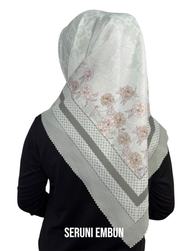 Hijab Segiempat Motif Seruni Embun - Image 17