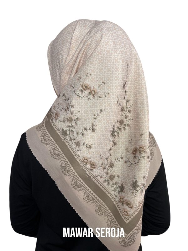 Hijab Segiempat Motif Mawar Seroja - Image 2