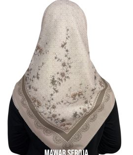 Hijab Segiempat Motif Mawar Seroja