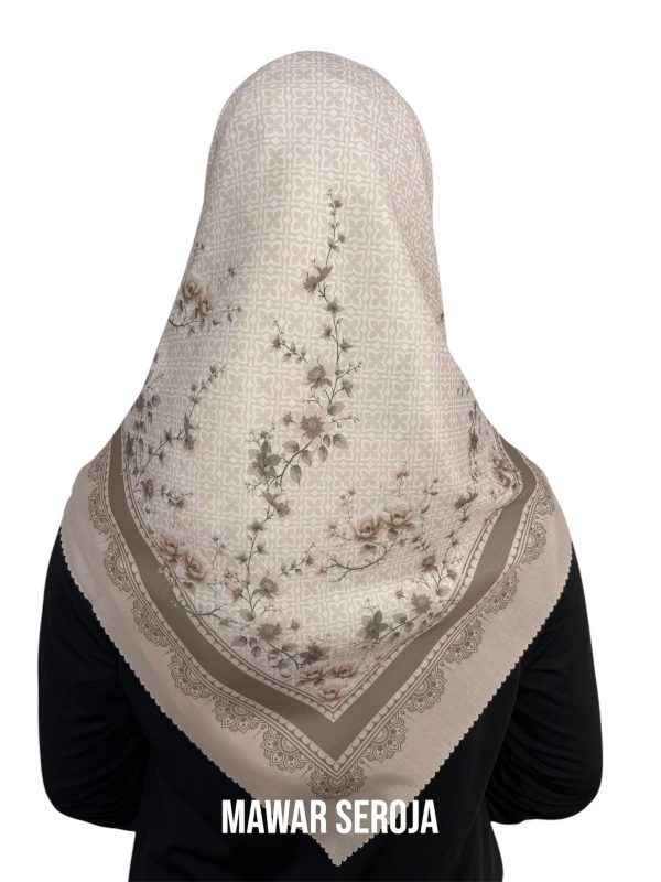 Hijab Segiempat Motif Mawar Seroja