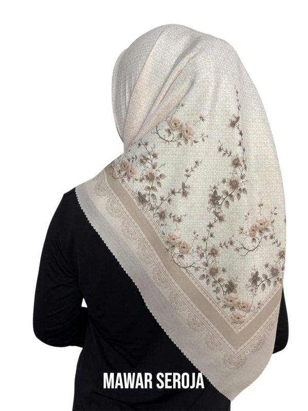 Hijab Segiempat Motif Mawar Seroja - Image 11