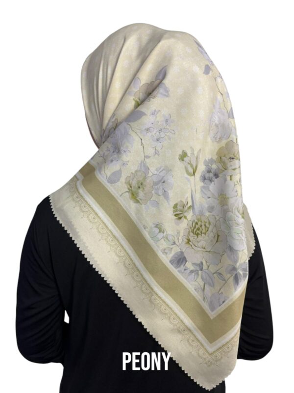 Hijab Segiempat Motif Peony - Image 18