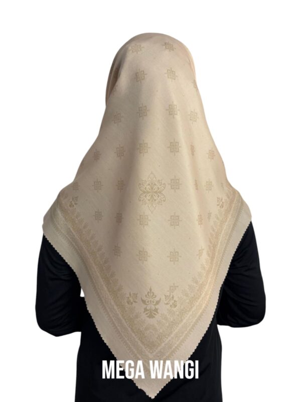 Hijab Segiempat Motif Mega Wangi - Image 15