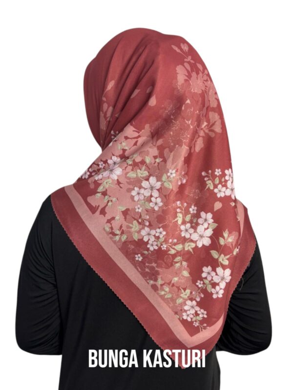 Hijab Segiempat Motif Bunga Kasturi - Image 5