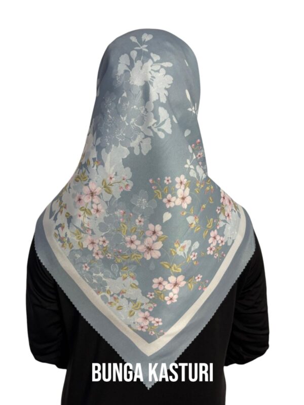 Hijab Segiempat Motif Bunga Kasturi - Image 12
