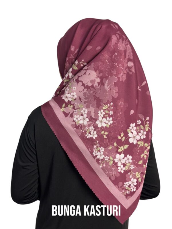 Hijab Segiempat Motif Bunga Kasturi - Image 17