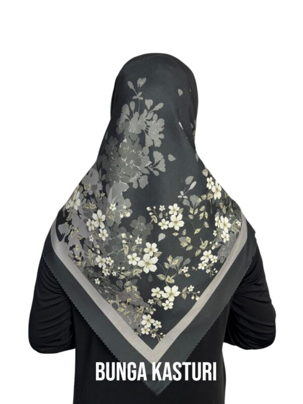 Hijab Segiempat Motif Bunga Kasturi - Image 21
