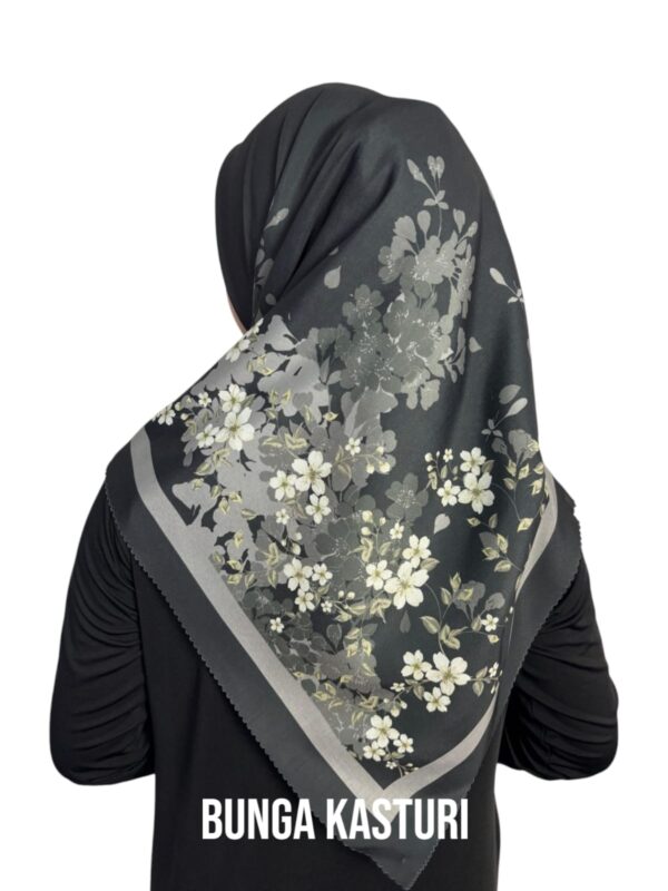 Hijab Segiempat Motif Bunga Kasturi - Image 20