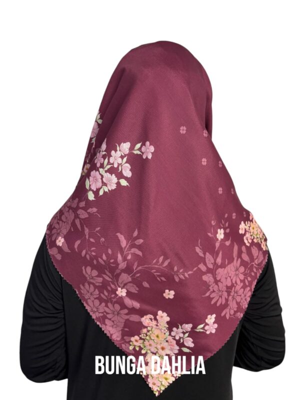 Hijab Segiempat Motif Bunga Dahlia - Image 9