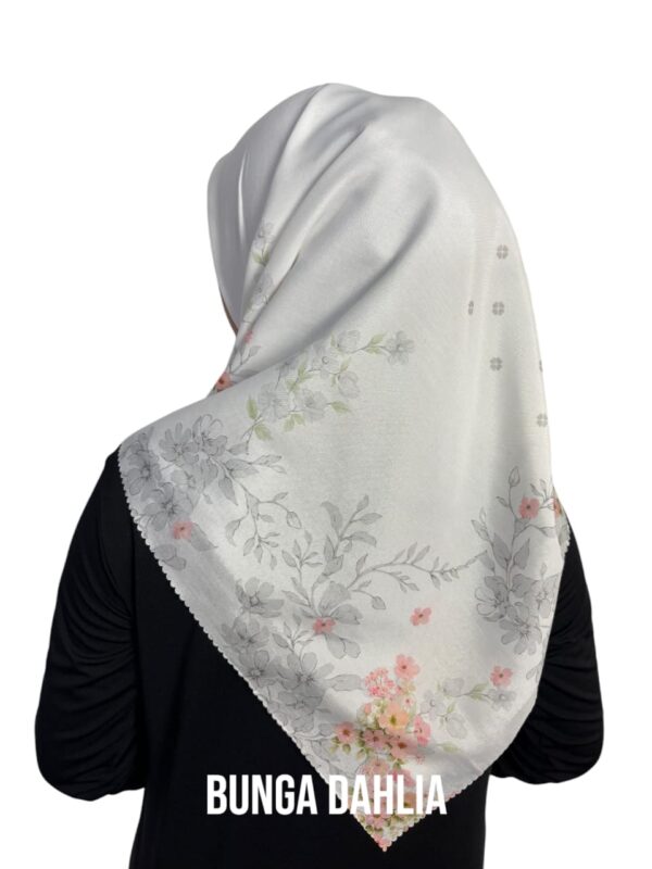 Hijab Segiempat Motif Bunga Dahlia - Image 11