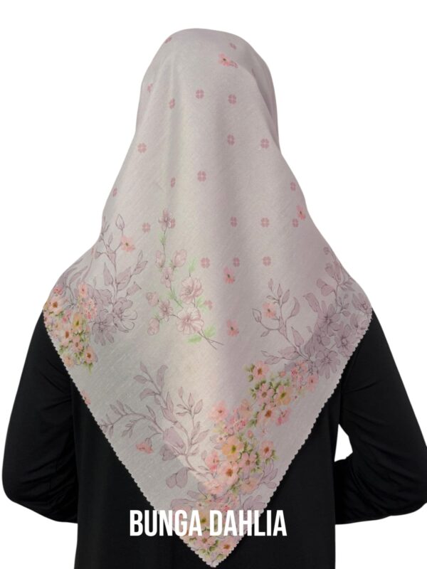 Hijab Segiempat Motif Bunga Dahlia - Image 18