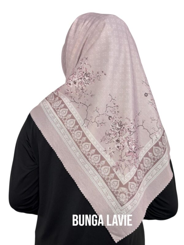Hijab Segiempat Motif Bunga Lavie - Image 8