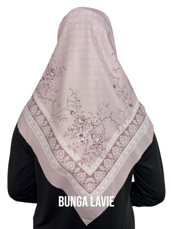 Hijab Segiempat Motif Bunga Lavie - Image 9