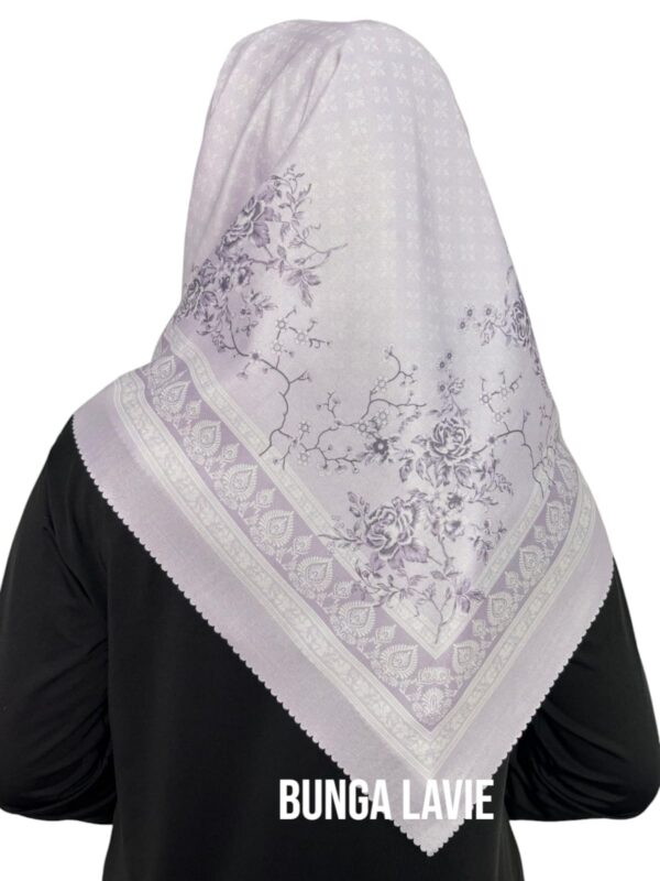 Hijab Segiempat Motif Bunga Lavie - Image 14