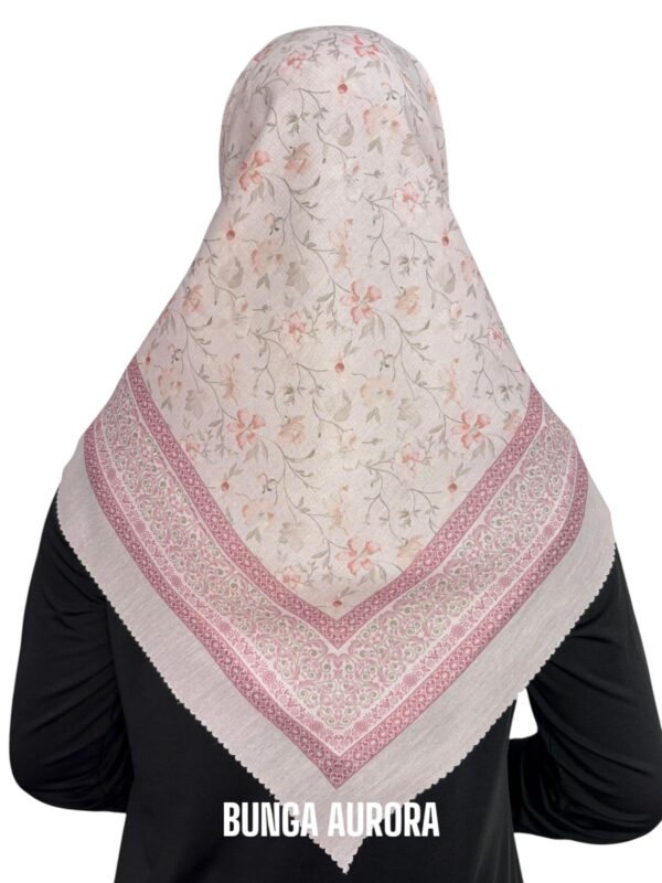 Hijab Segiempat Motif Bunga Aurora - Image 12