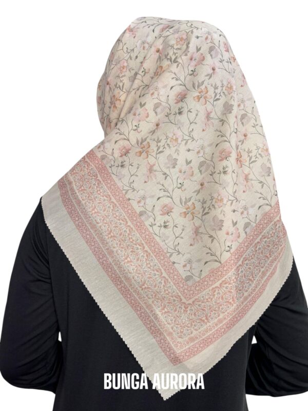 Hijab Segiempat Motif Bunga Aurora - Image 8