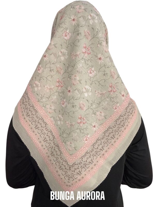 Hijab Segiempat Motif Bunga Aurora - Image 6