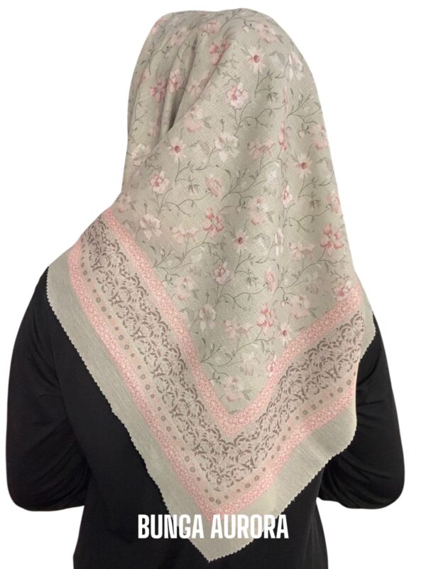 Hijab Segiempat Motif Bunga Aurora - Image 5
