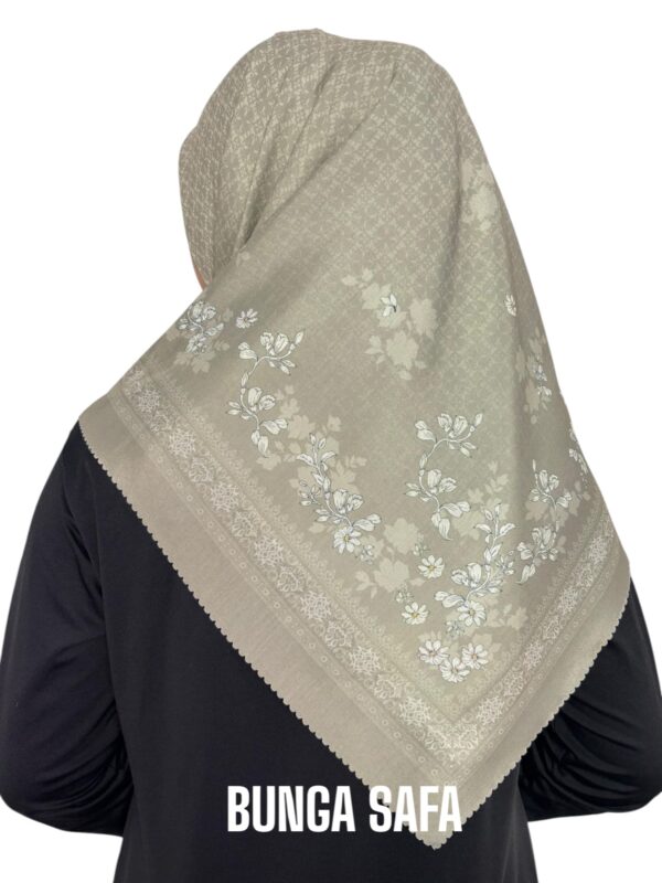 Hijab Segiempat Motif Bunga Safa - Image 5