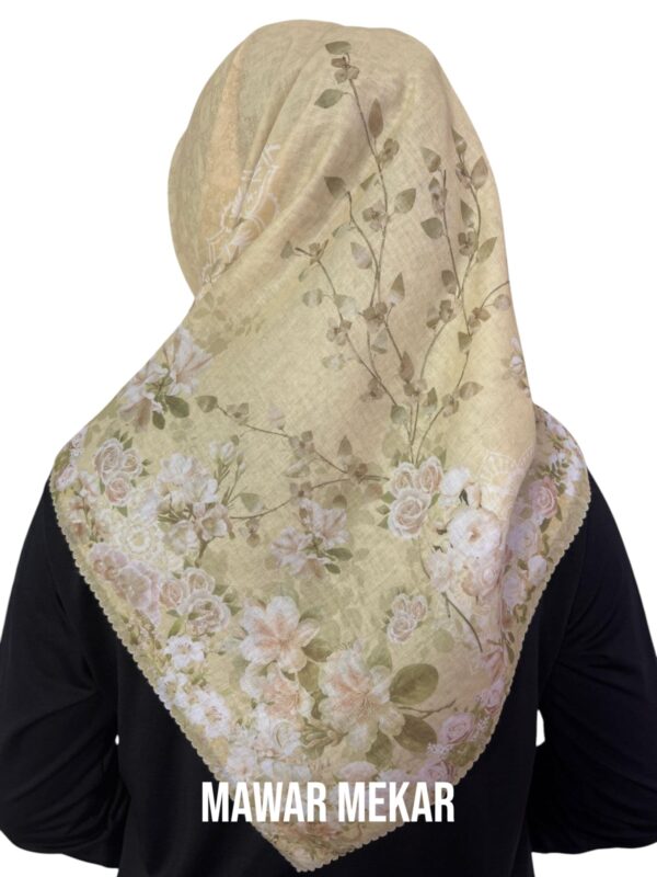 Hijab Segiempat Motif Mawar Mekar - Image 2