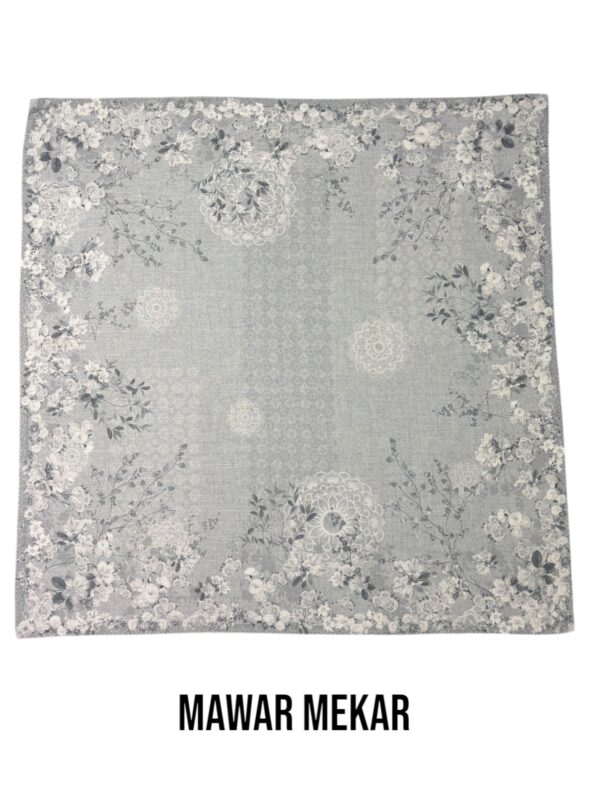 Hijab Segiempat Motif Mawar Mekar - Image 10