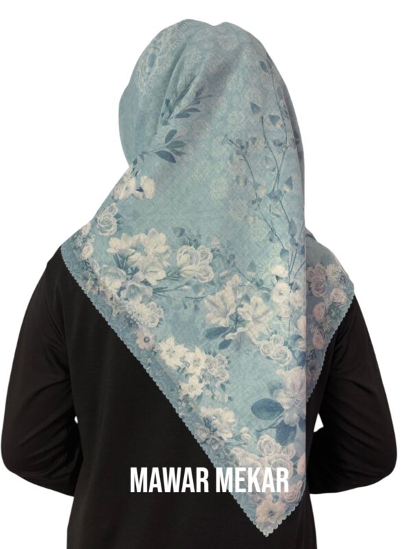 Hijab Segiempat Motif Mawar Mekar - Image 11