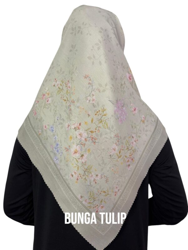 Hijab Segiempat Motif Bunga Tulip - Image 18
