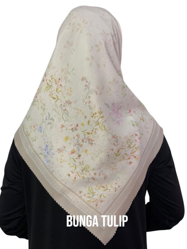 Hijab Segiempat Motif Bunga Tulip - Image 15