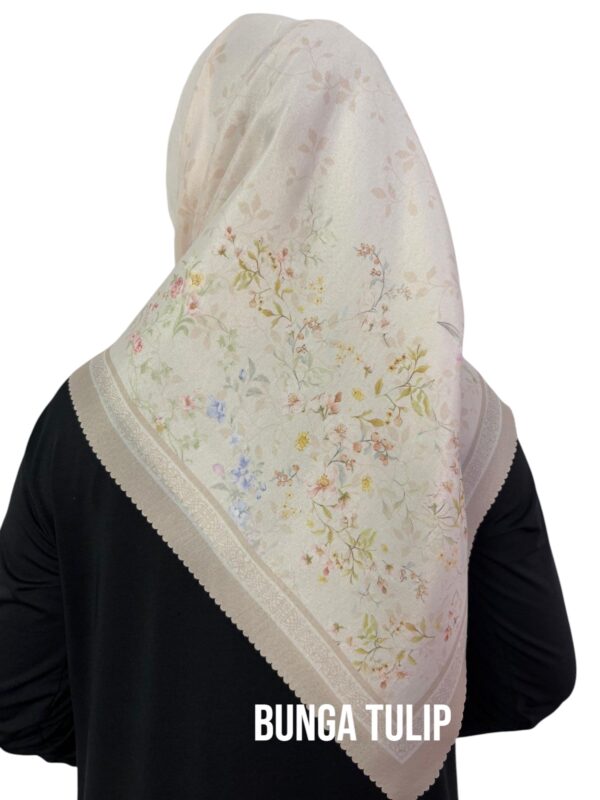 Hijab Segiempat Motif Bunga Tulip - Image 14