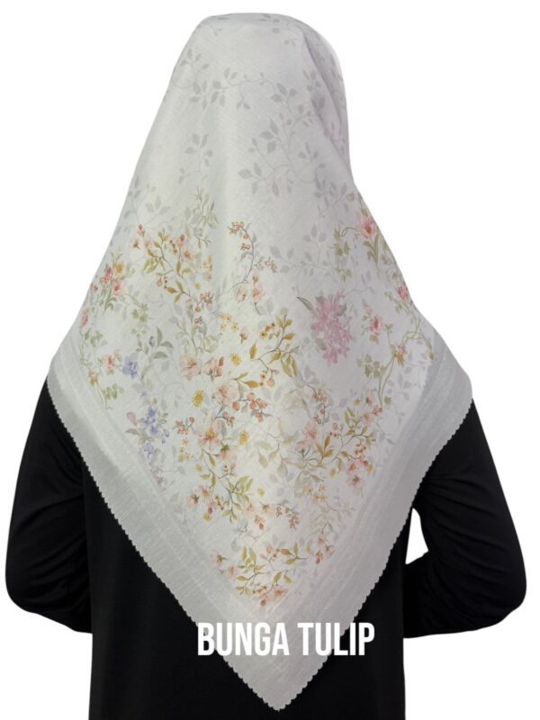 Hijab Segiempat Motif Bunga Tulip