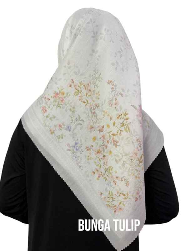 Hijab Segiempat Motif Bunga Tulip - Image 5